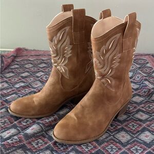 Brown Western Cowboy Boots with Embroidery